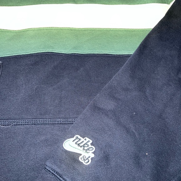 Nike Stripped Hoodie - Picture 4 of 4